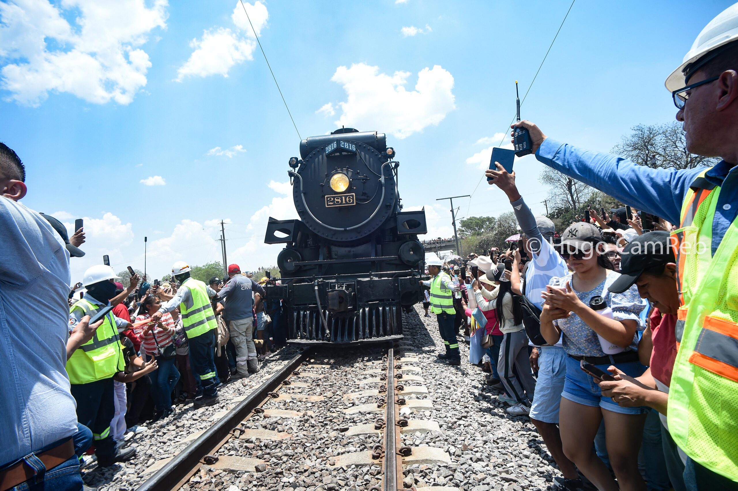 🚂  «La Emperatriz»   #2816 Locomotora de vapor que recorre tres países y paro en Aragón, Nopala, Hidalgo, México.