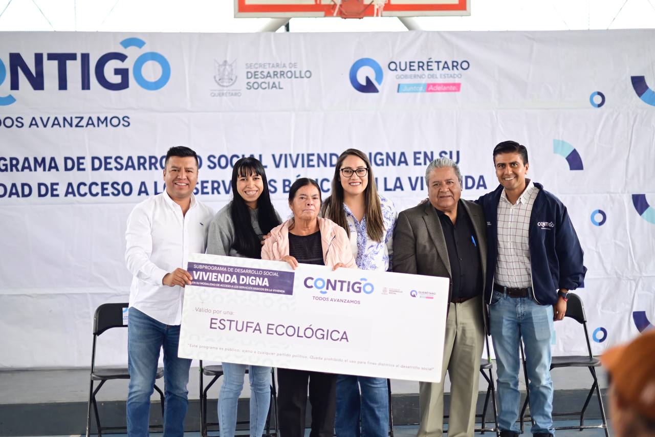 Familias de Huimilpan reciben apoyos de Vivienda Digna