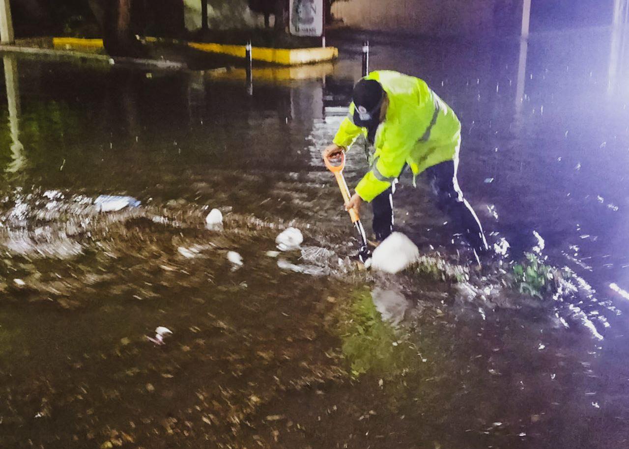 Mantiene CEPCQ trabajo coordinado para atender reportes por lluvias