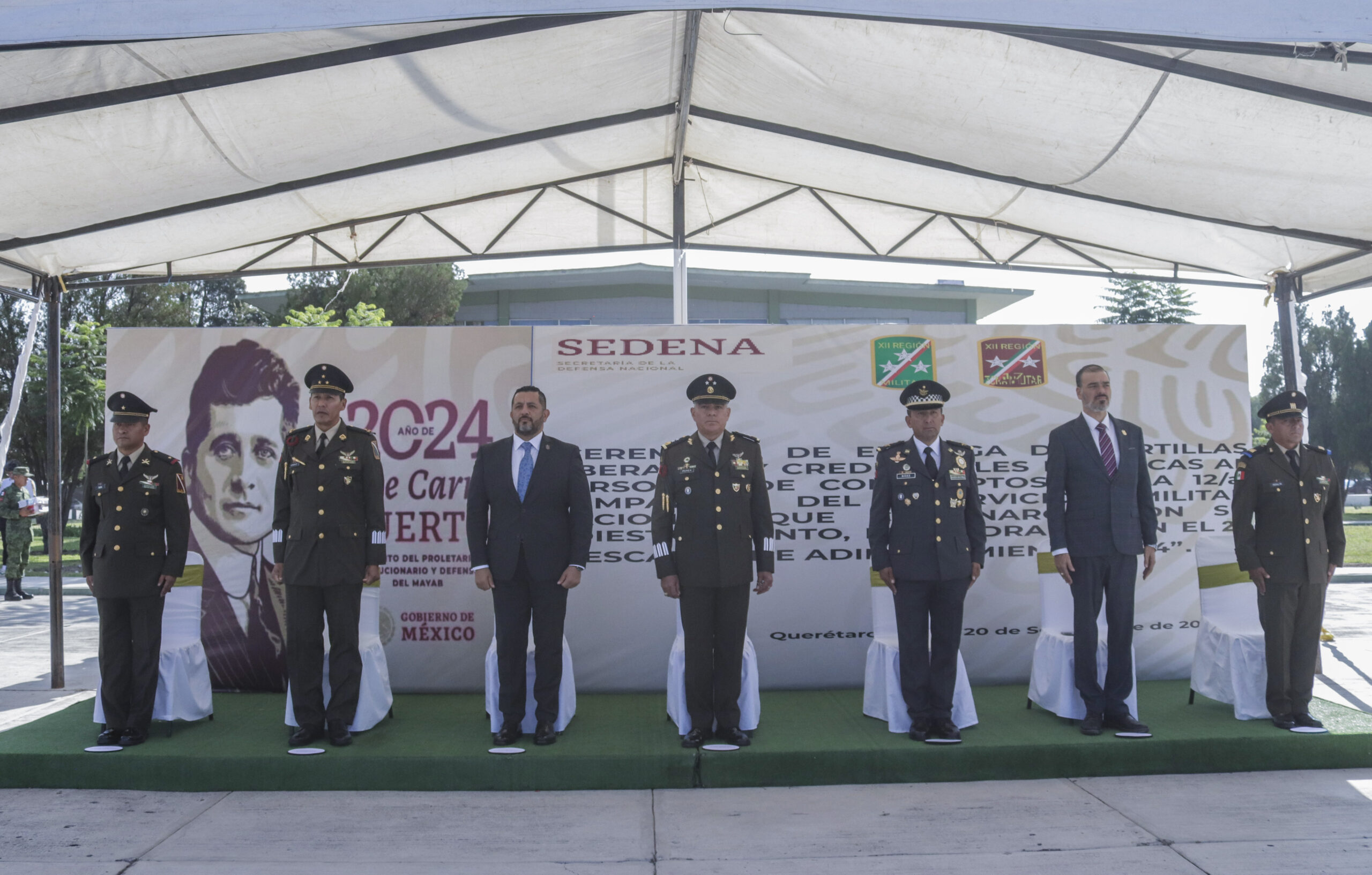 Liberan 106 cartillas de jóvenes c o n s c r i p t o s que cumplieron con el Servicio Militar Nacional en Querétaro