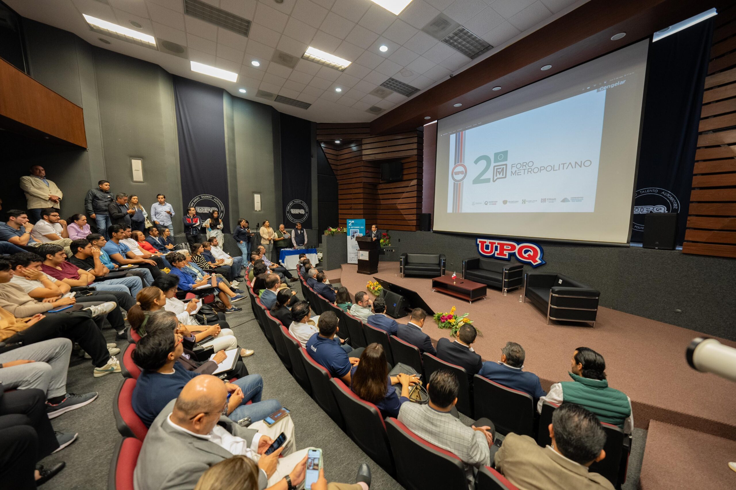 Claudia Martínez inaugura 2° Foro Metropolitano en El Marqués