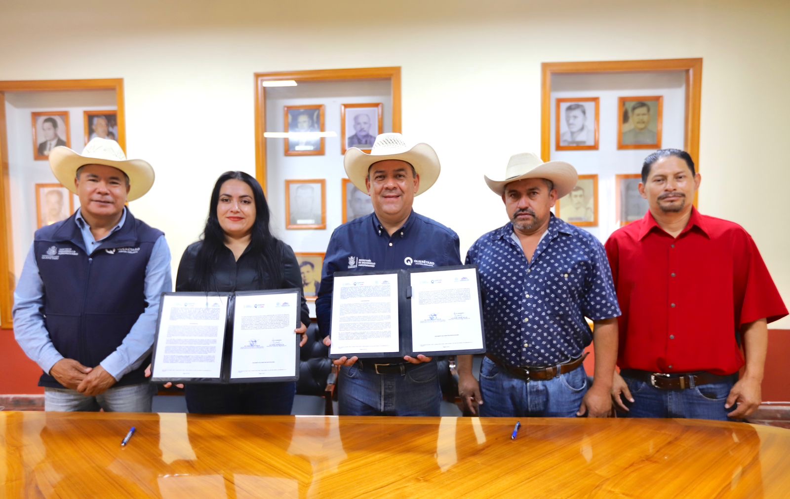 Firma SEDEA convenio con los municipios de Peñamiller y San Joaquín