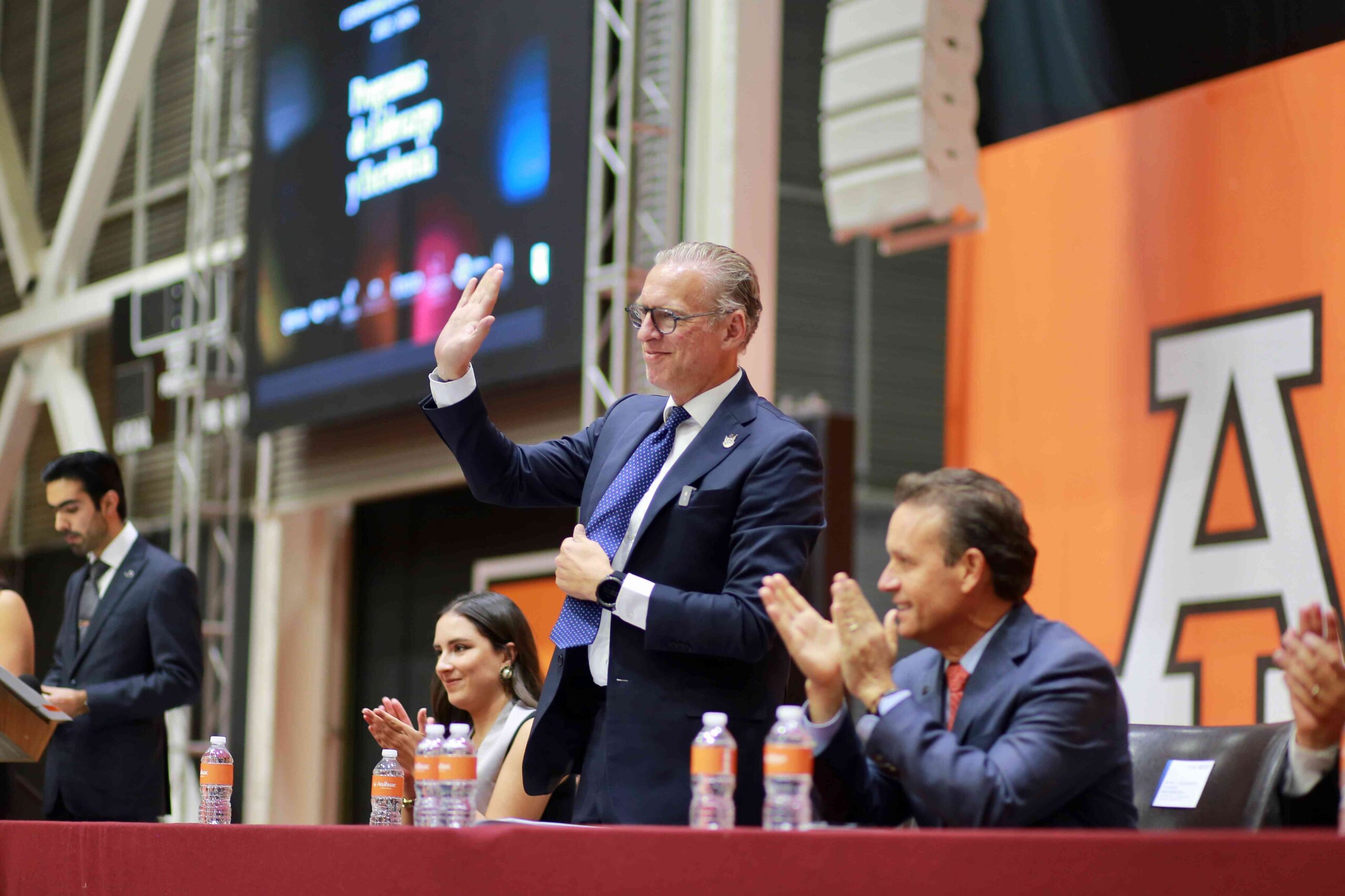 Apadrina Marco Del Prete generación del Programa de Liderazgo y Excelencia