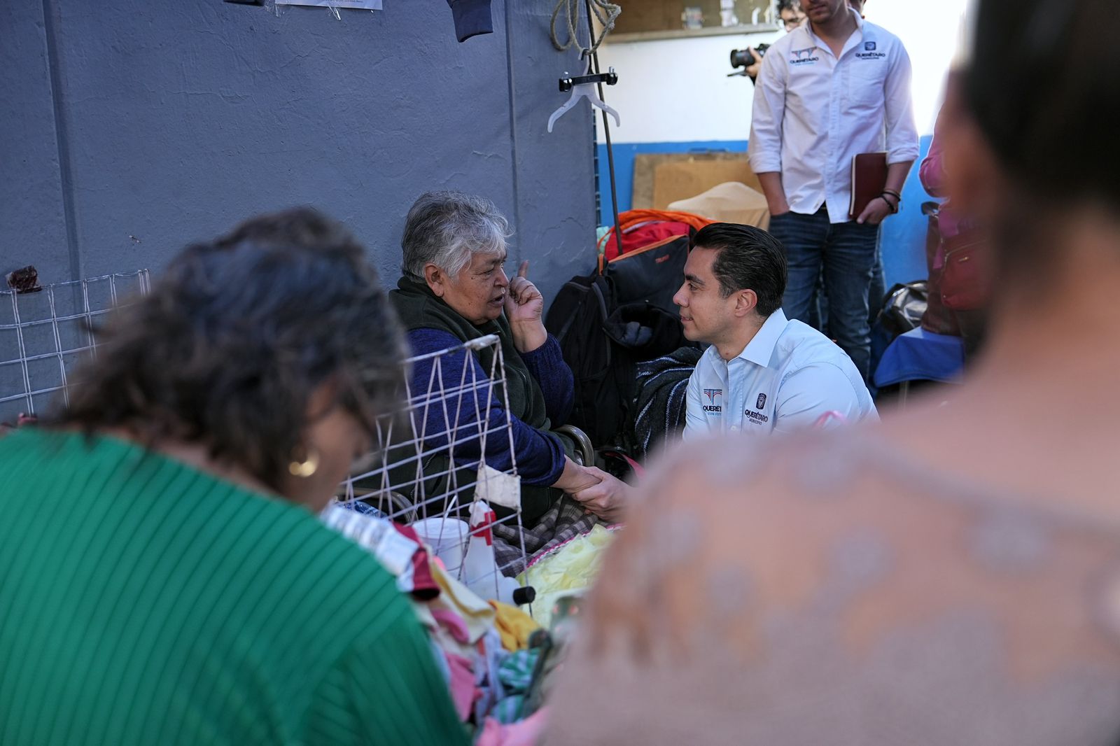 Felifer Macías se compromete a dignificar tianguis y mercados de Querétaro