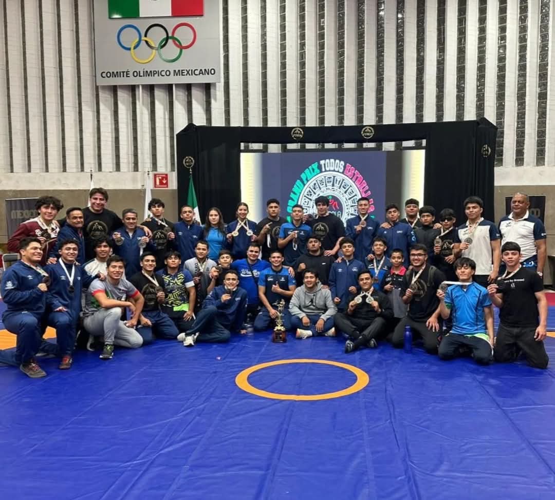 Luchadores queretanos se preparan para competencias internacionales