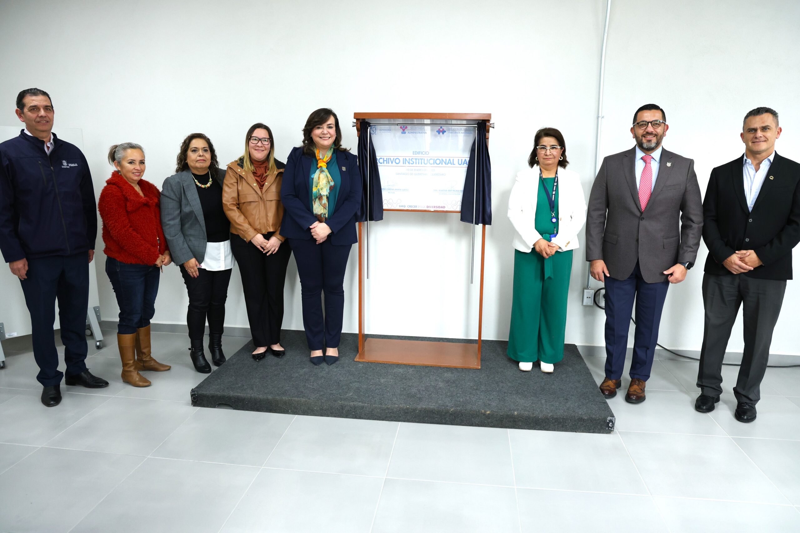 Atestigua Carlos Alcaraz inauguración del Edificio de la Coordinación de Archivo Institucional de la UAQ