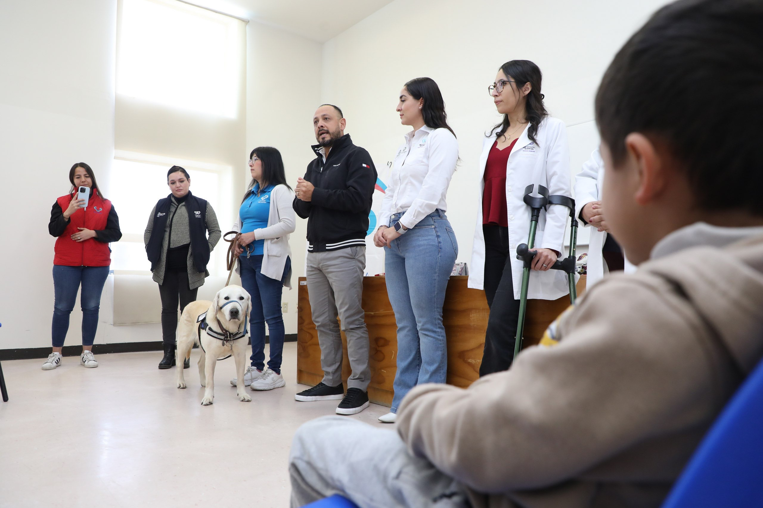 Arrancó SEDIF con el servicio de caninoterapia en el CRIQ