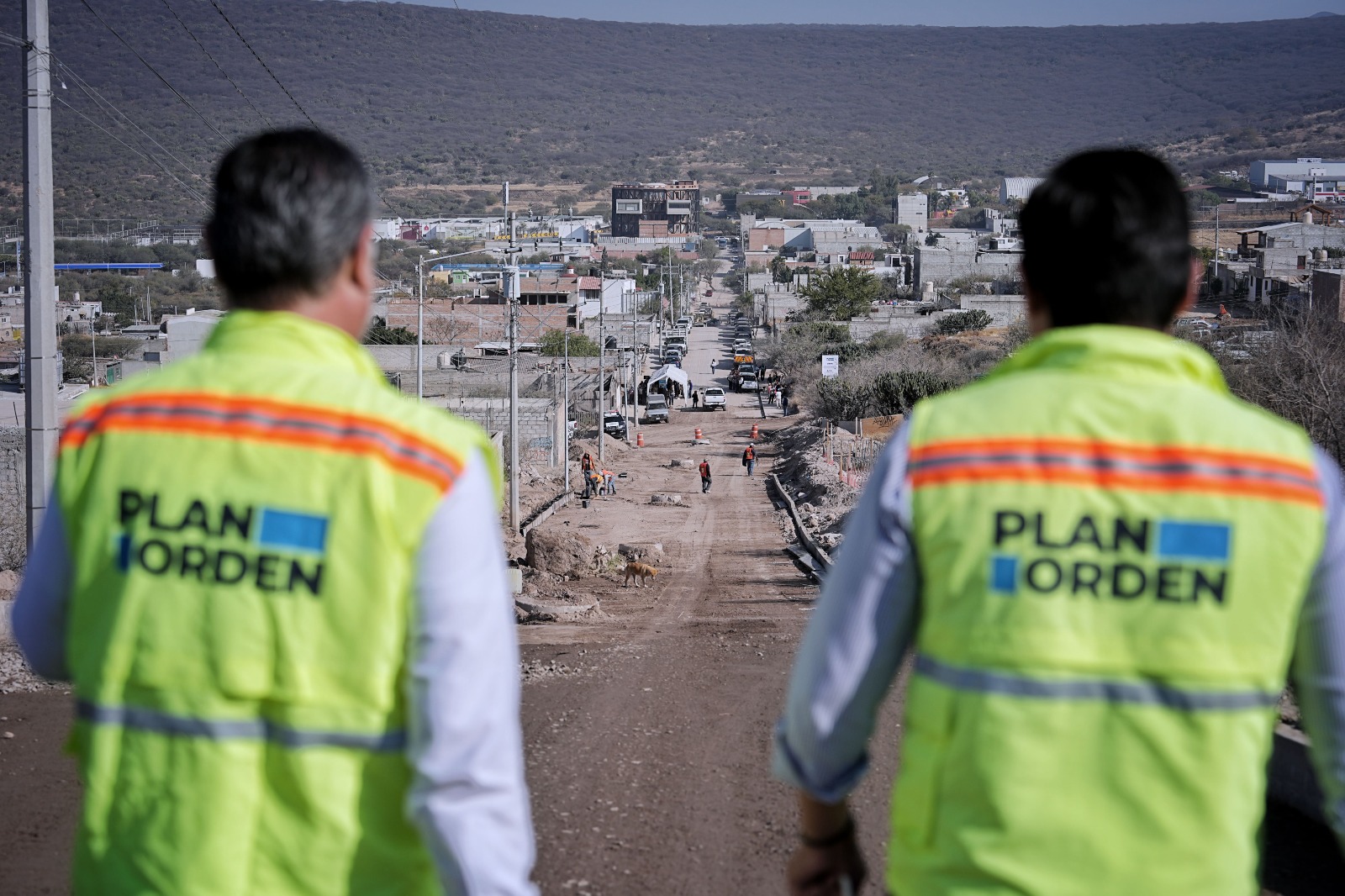 Supervisa Felifer Macías 12 urbanizaciones en colonias de la Delegación Epigmenio González