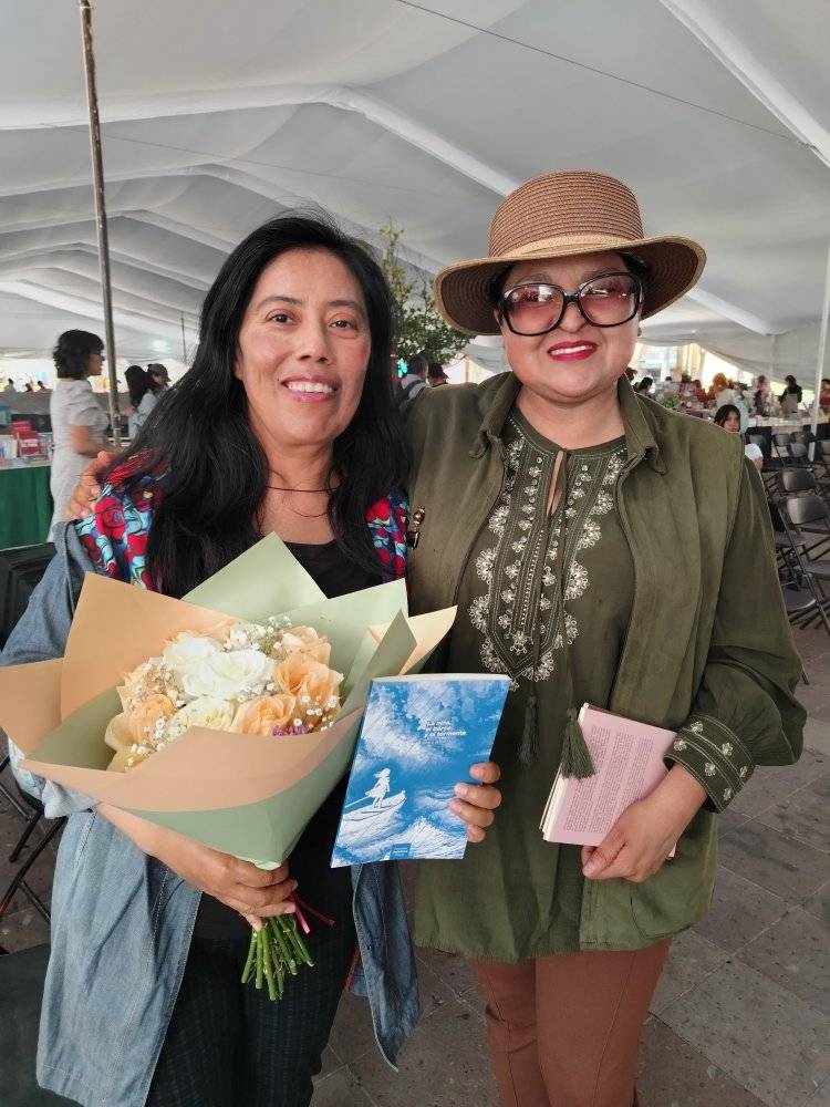 Se presentó el libro La niña, el barco y la tormenta…