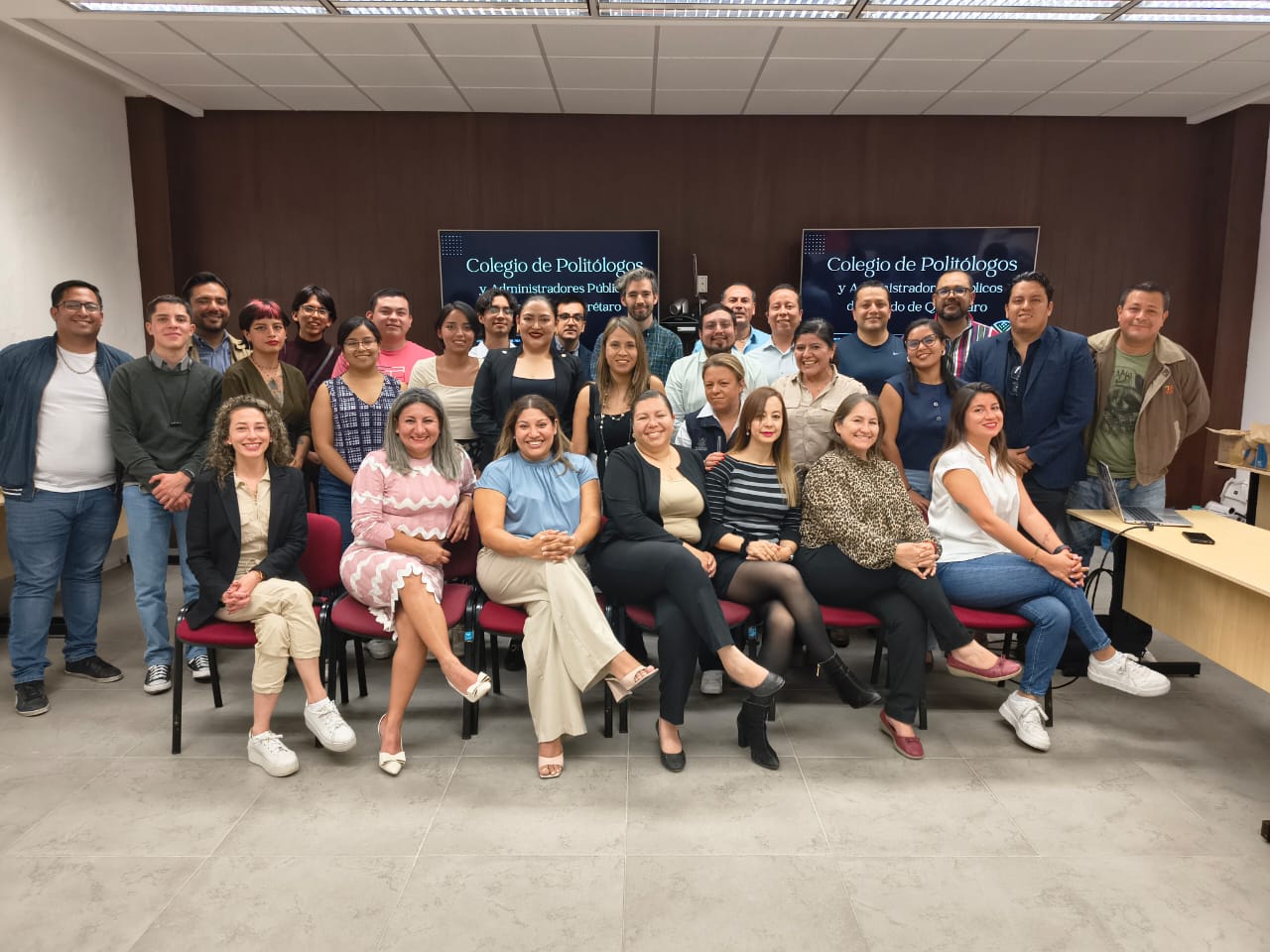 Con motivo del Día del Politólogo, se llevó a cabo la primera reunión de trabajo del Colegio de Politólogos y Administradores Públicos del Estado de Querétaro.