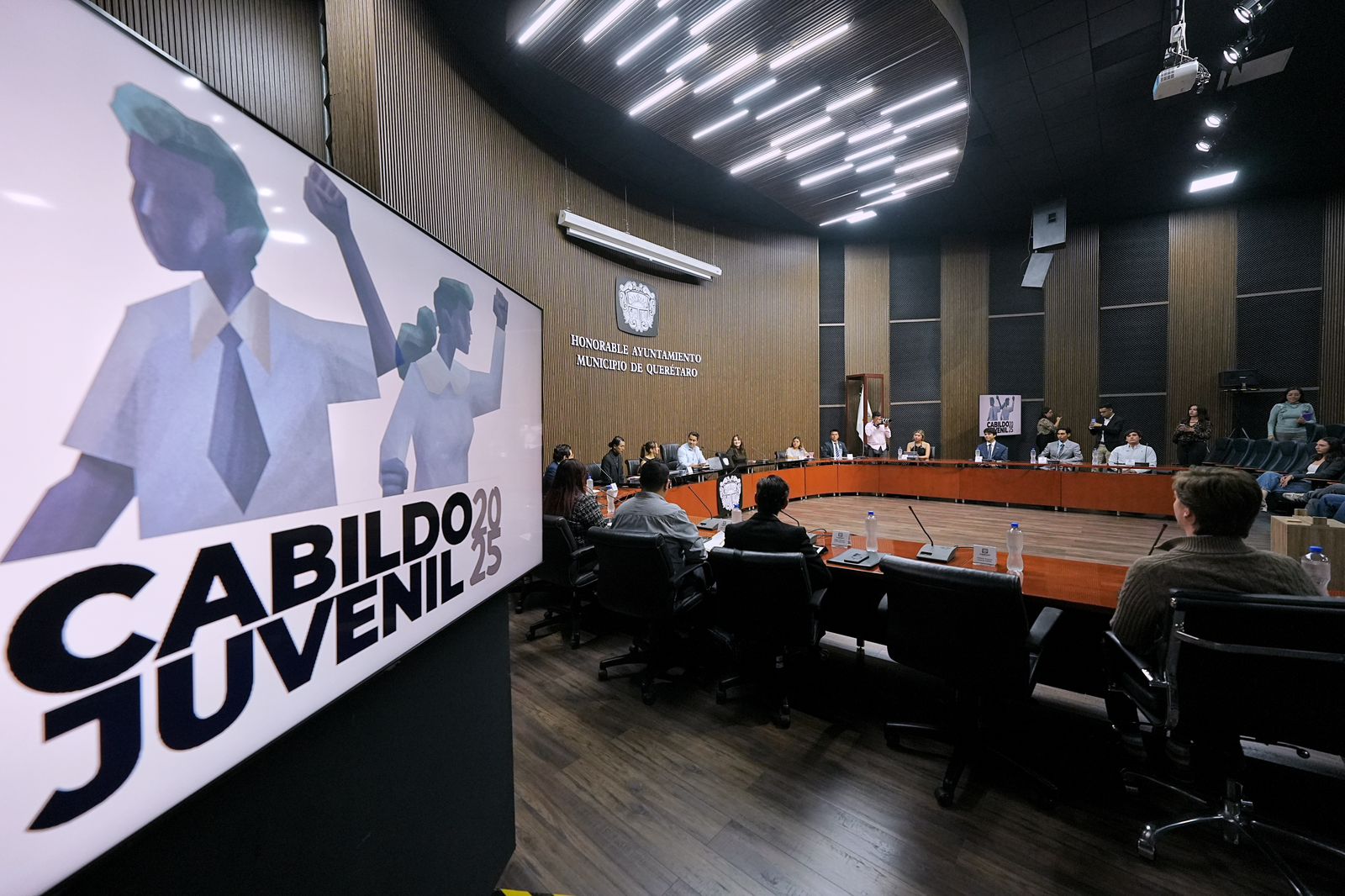 Fortalece Felifer Macías el liderazgo juvenil con la instalación del Cabildo Juvenil 2025