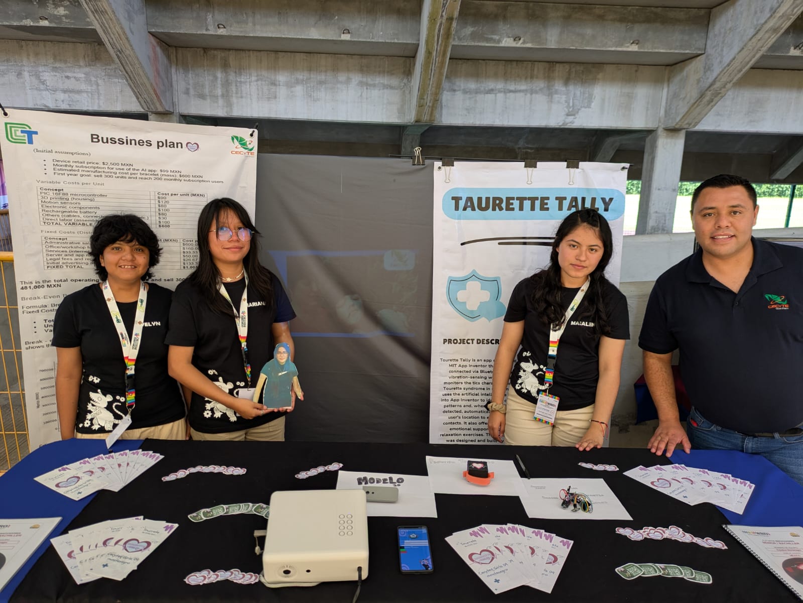 Estudiantes de CECyTEQ avanzan a la fase internacional del World Robot Olympiad 2025