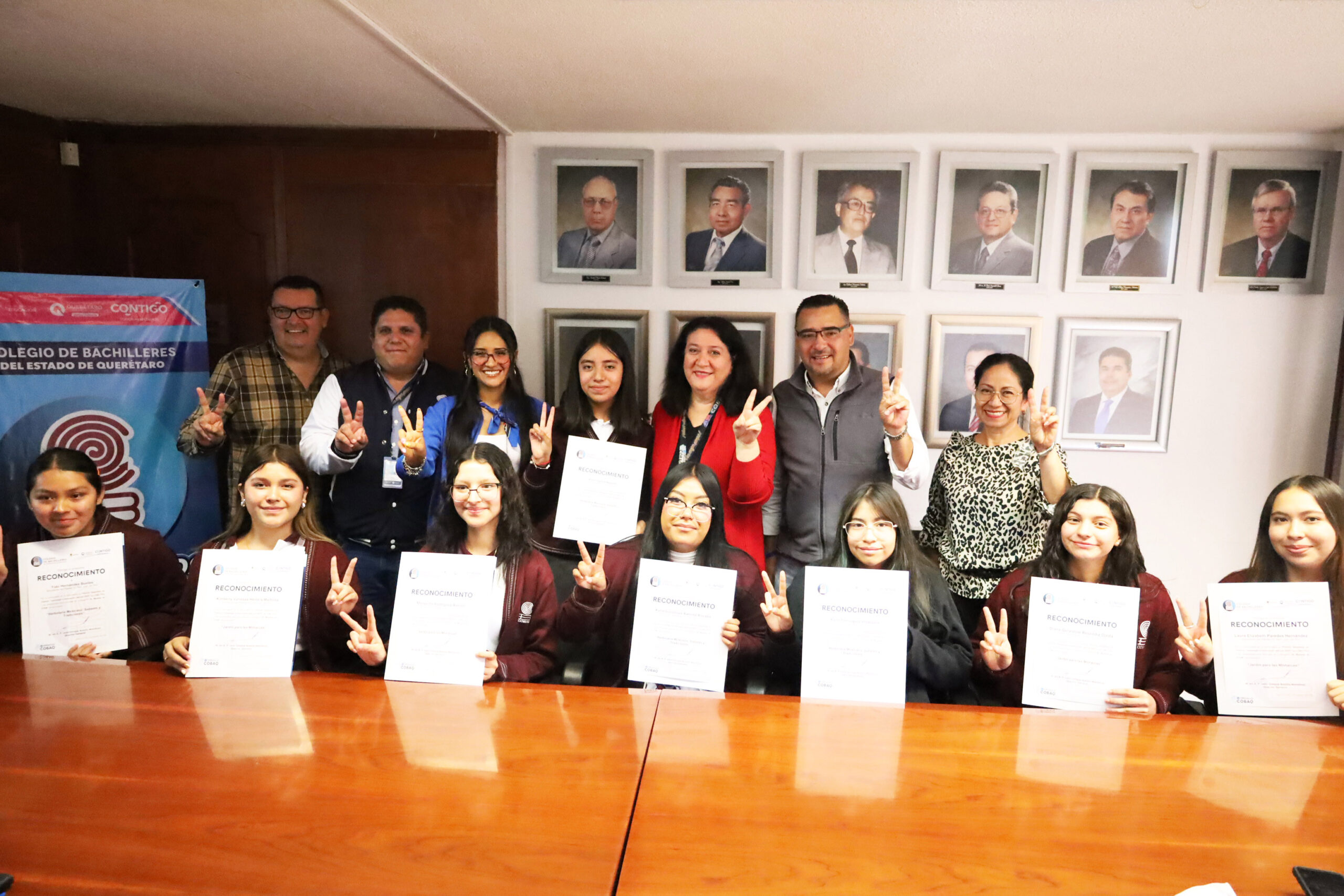 Recibe COBAQ premio CONCYTEQ de Ciencia, Tecnología e Innovación 2025