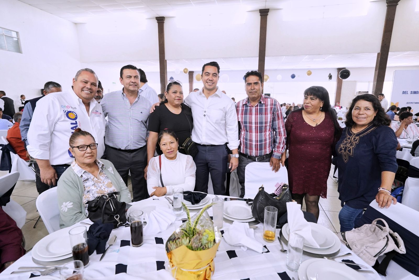 Reconoce Felifer Macías a trabajadores municipales en el 52 aniversario de su sindicato
