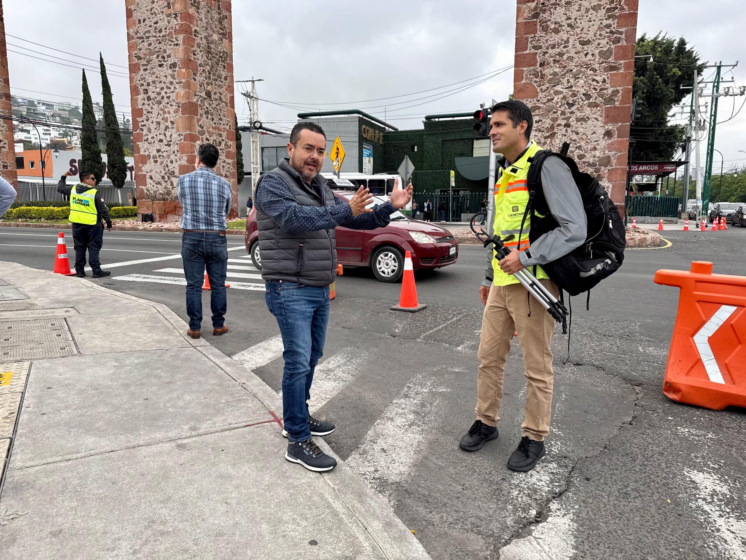 Inicia pilotaje vial en el cruce de Bernardo Quintana y Calzada de Los Arcos