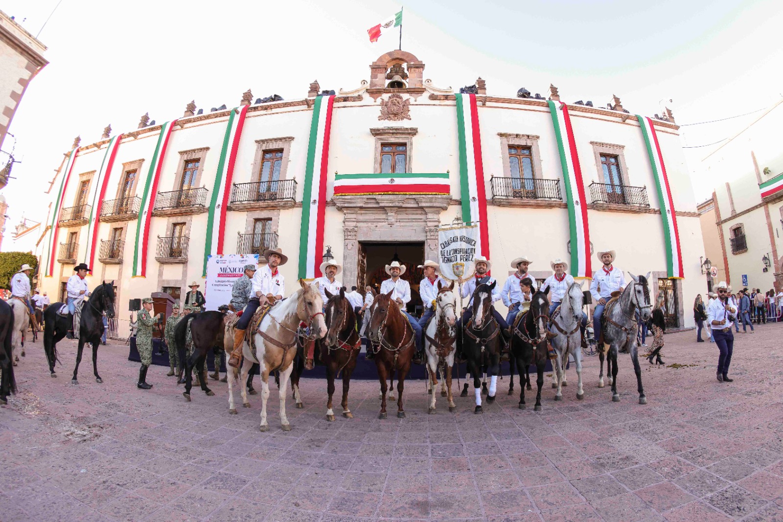 Con la Cabalgata Histórica de la Conspiración Ignacio Pérez inician festejos patrios 2025