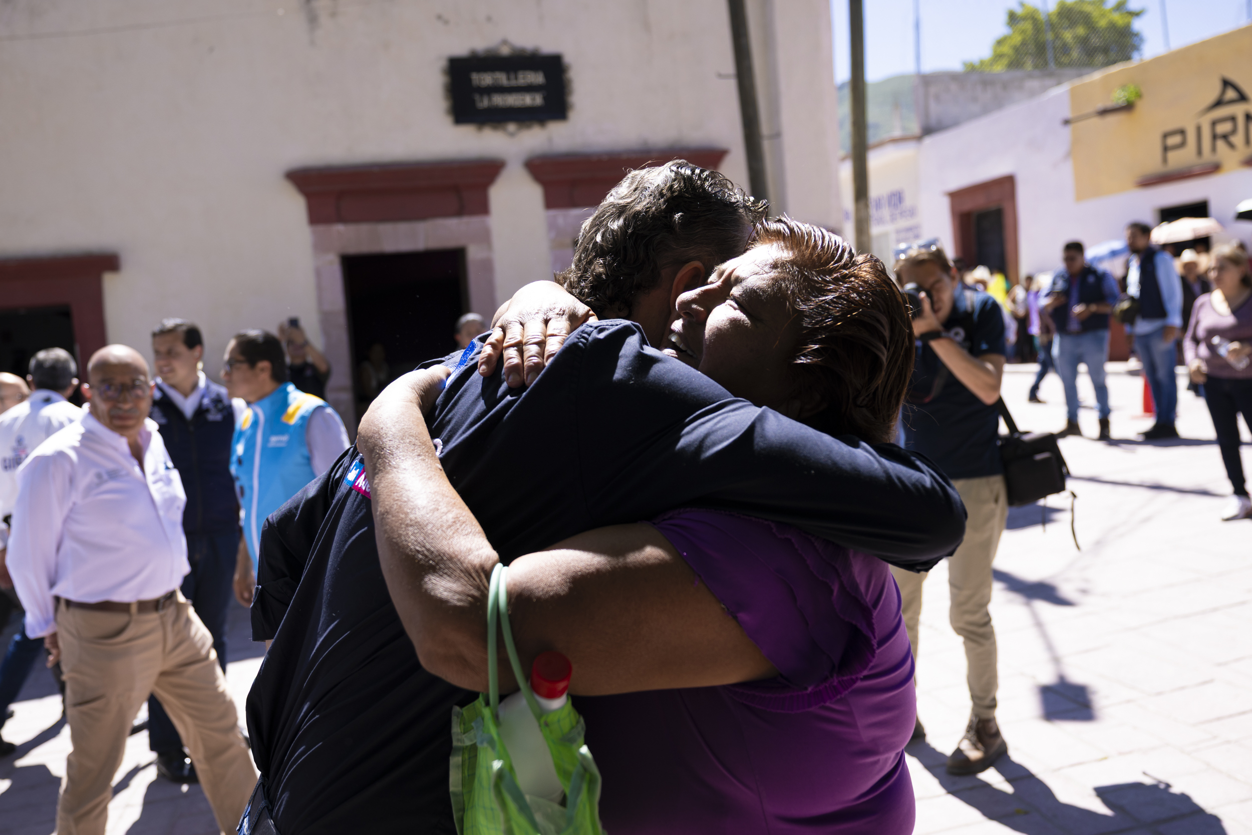 Entrega Gobernador rehabilitación de calles en Peñamiller