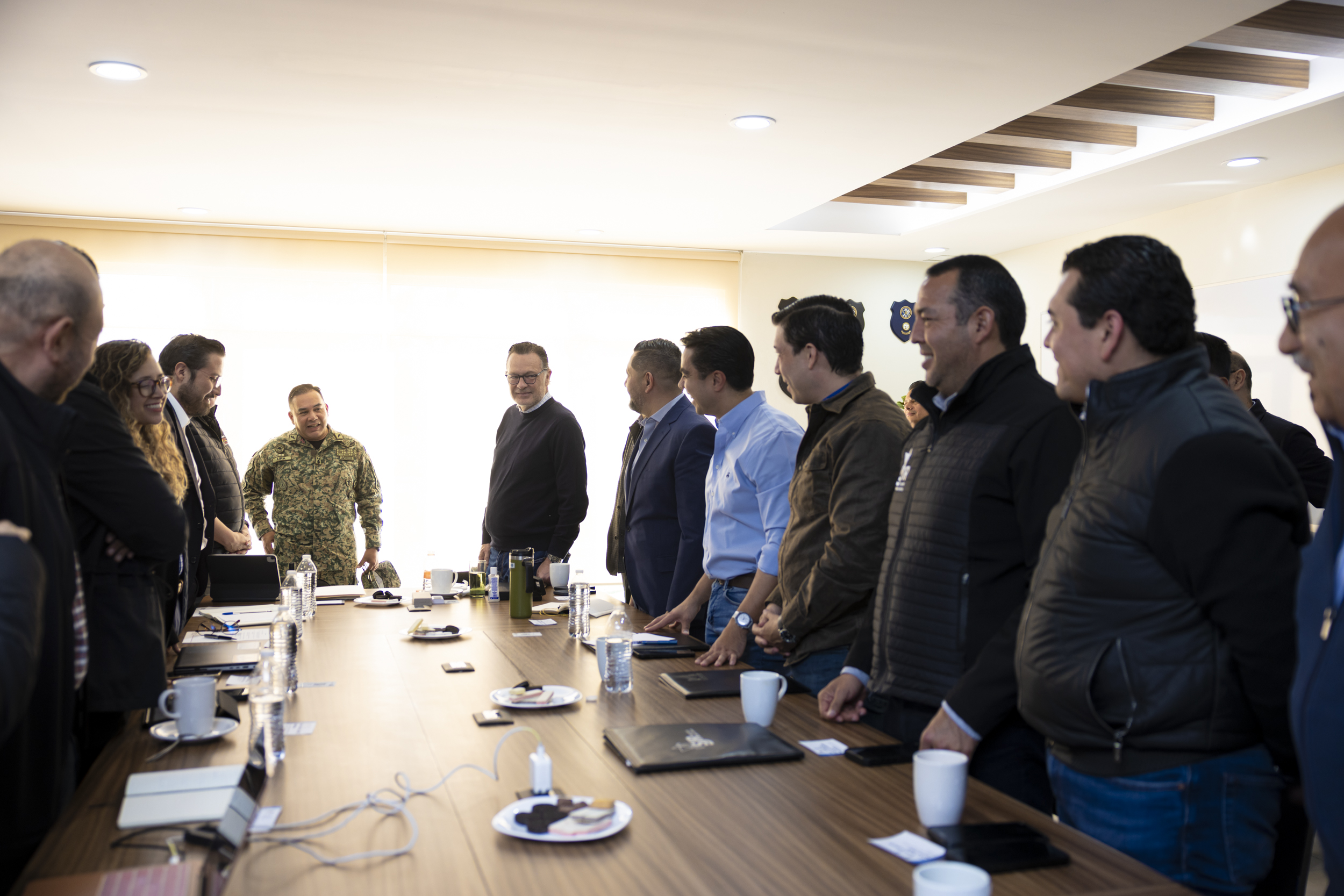 Se reúne Gobernador con responsables del proyecto del Tren México – Querétaro