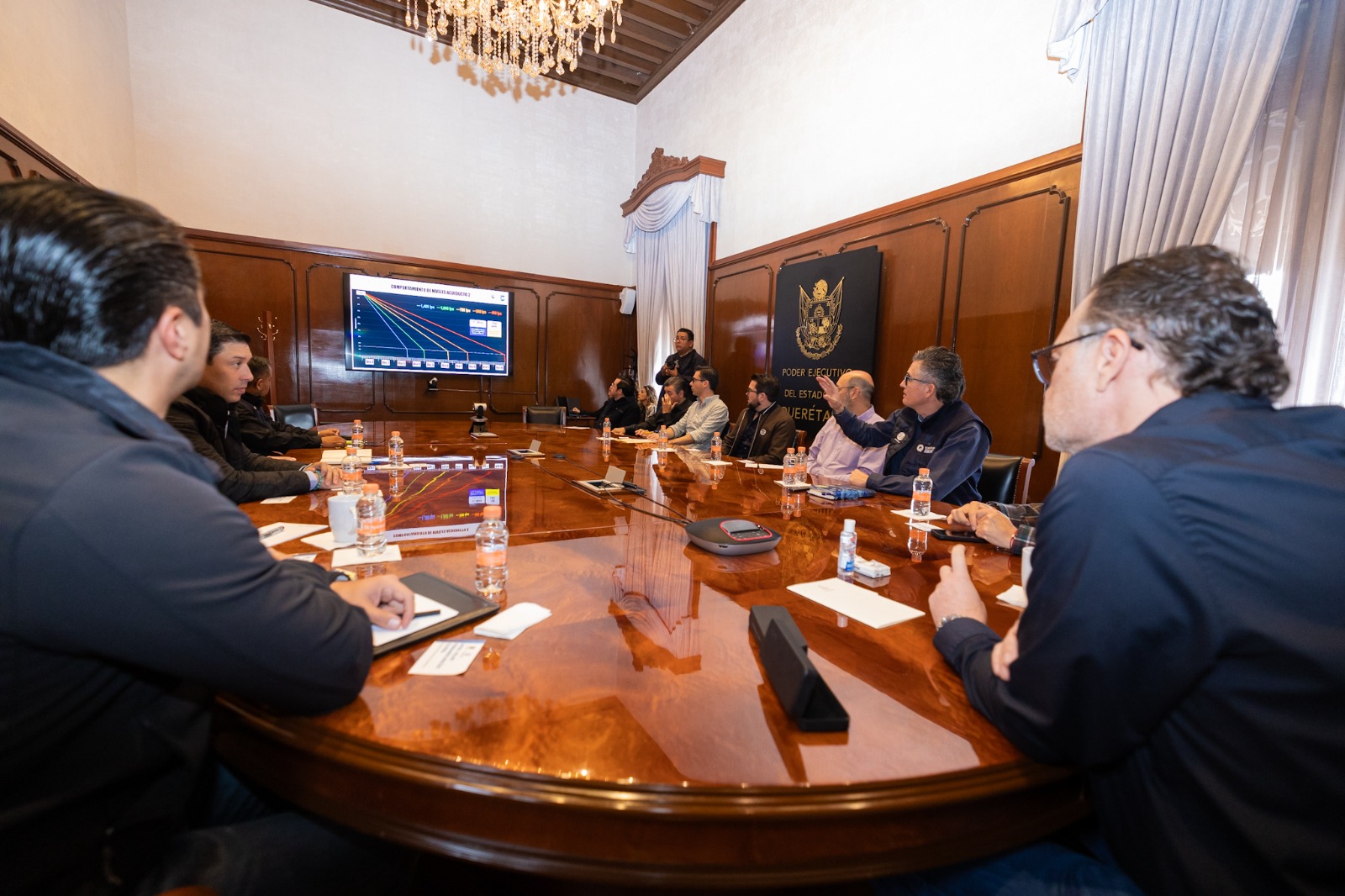 Da seguimiento Gobernador a desfogue de Presa Zimapán