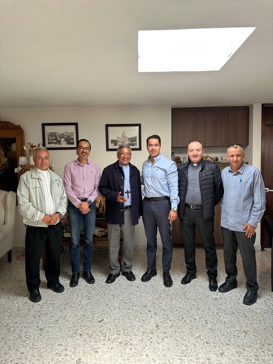 Se reúne Felifer con el obispo de la ciudad de Querétaro