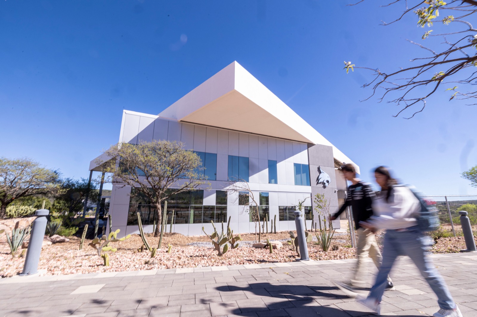 Inaugura Gobernador nuevo edificio en la Texas State University México