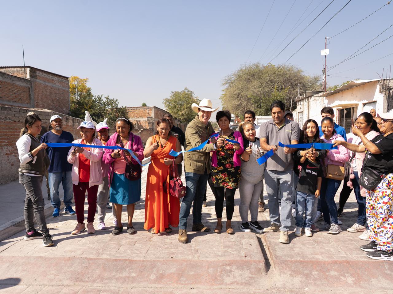 Rodrigo Monsalvo entrega obras de urbanización en Saldarriaga y Hacienda La Cruz