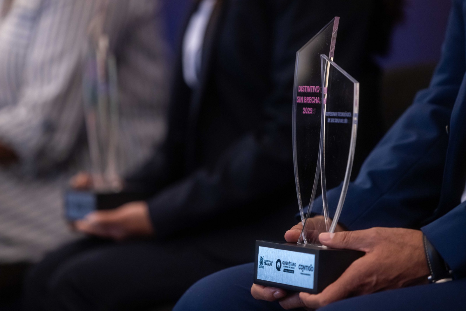 Reconoce Gobernador a empresas por fomentar la igualdad laboral con el Distintivo Sin Brecha