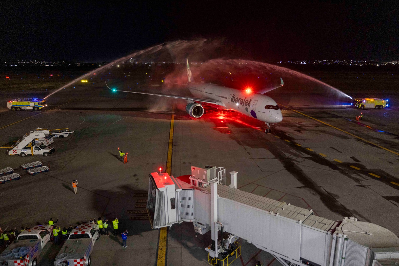 Llega primer vuelo de la ruta Querétaro – Madrid