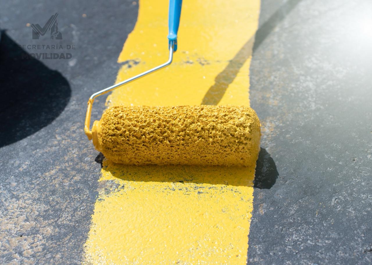 Implementa Movilidad de El Marqués operativo de mantenimiento vial en semáforos y señalética