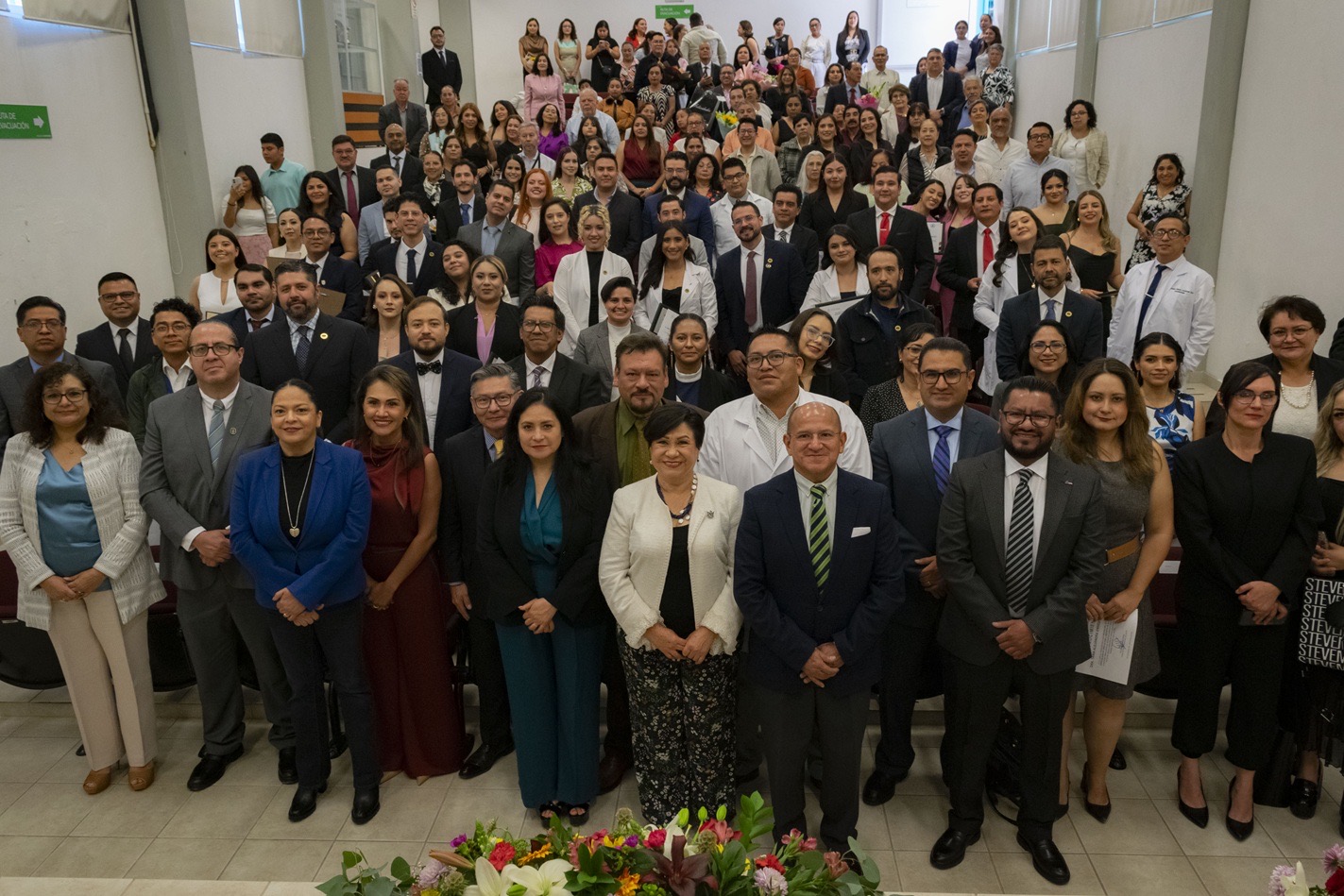 Clausuran ciclo de médicas y médicos especialistas en San Juan del Río