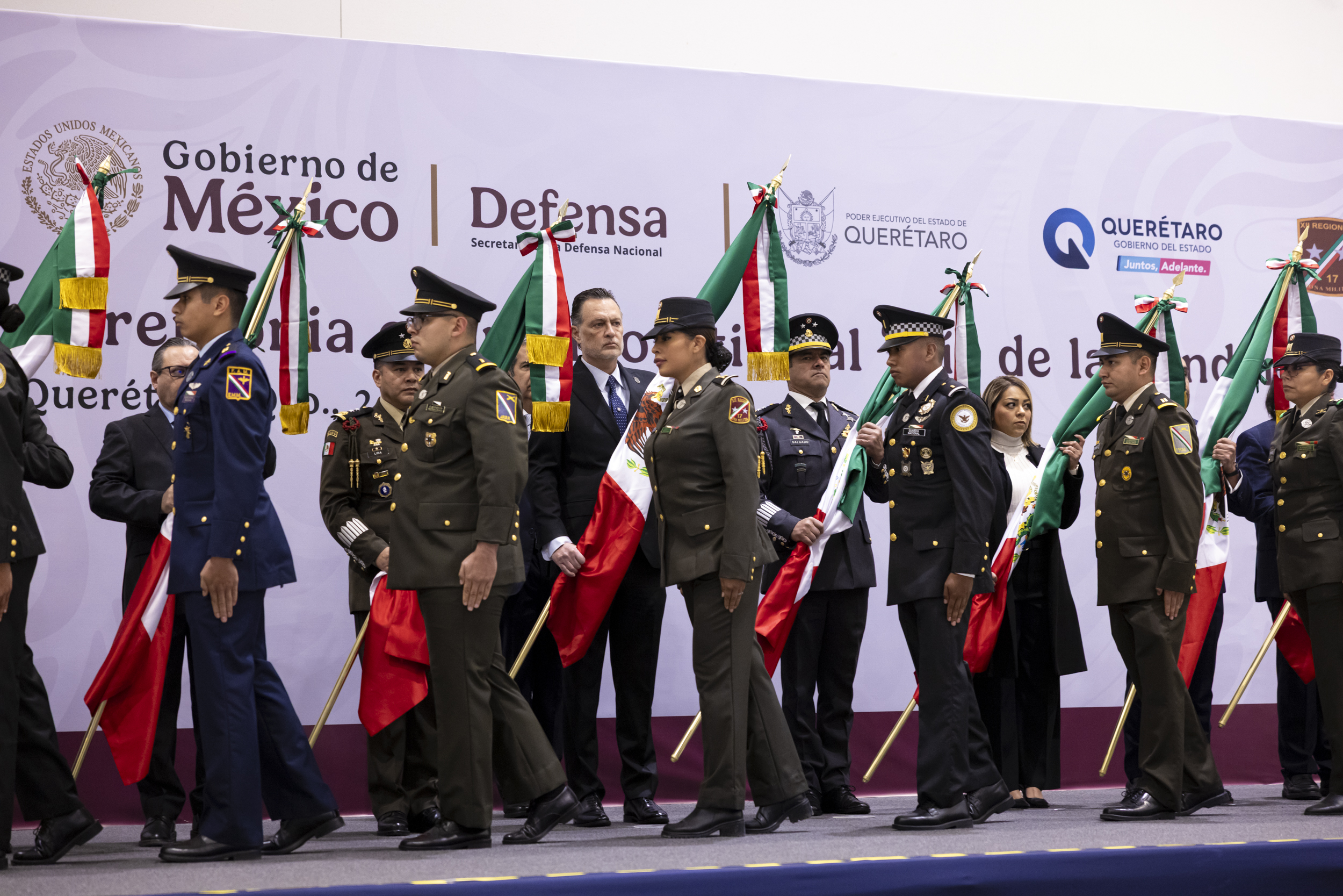 Preside Gobernador Ceremonia Conmemorativa del Día de la Bandera