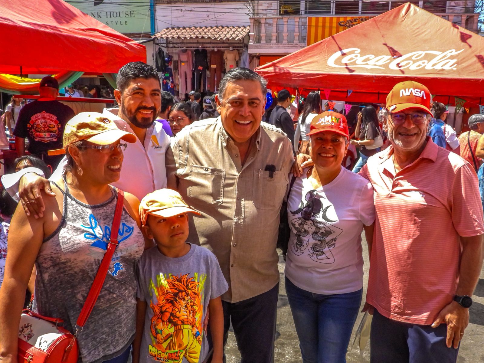 Armando Rivera refrenda cercanía con Santa Rosa Jáuregui