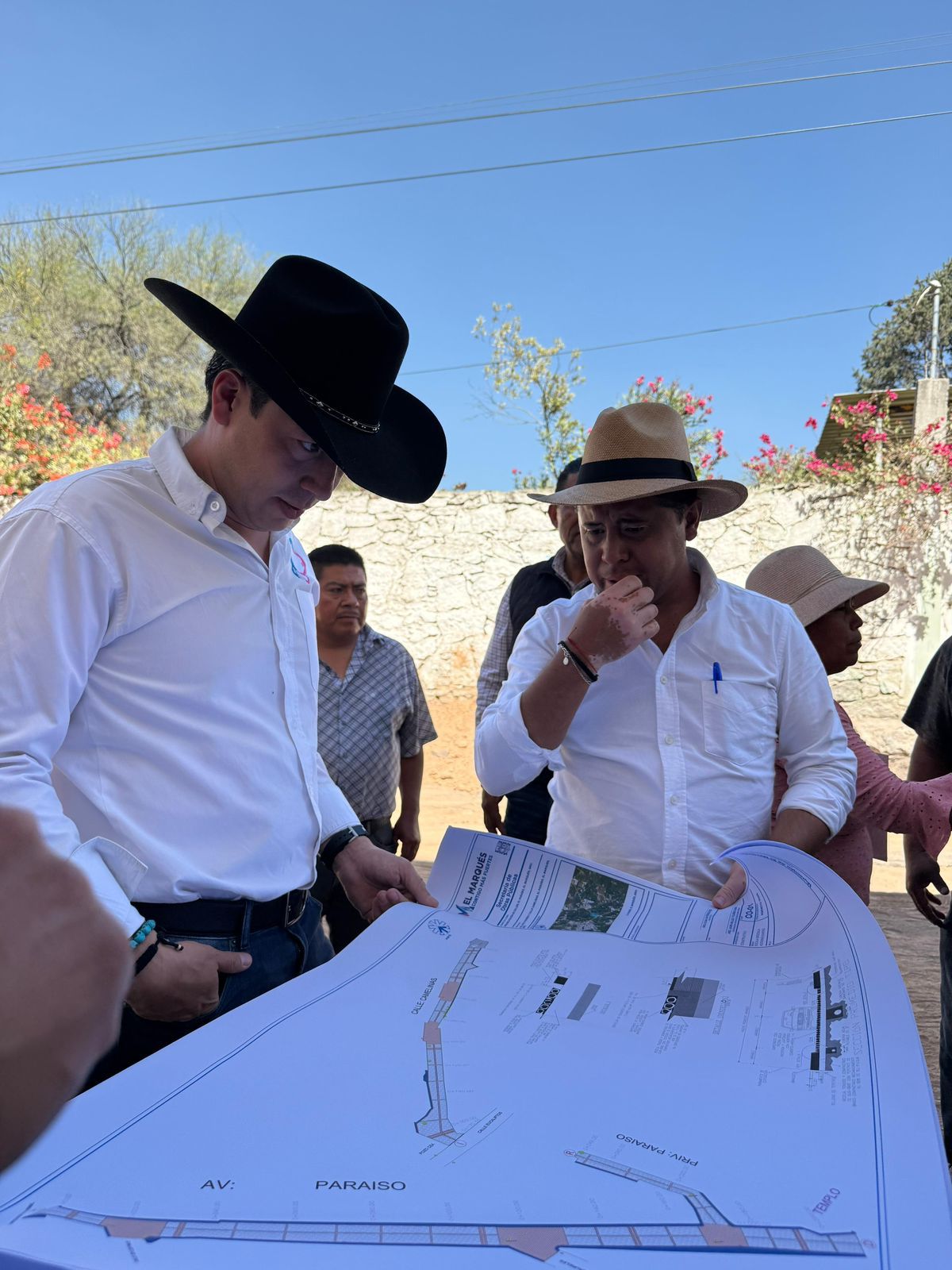 Supervisa Rodrigo Monsalvo obras de urbanización en El Paraíso y El Colorado