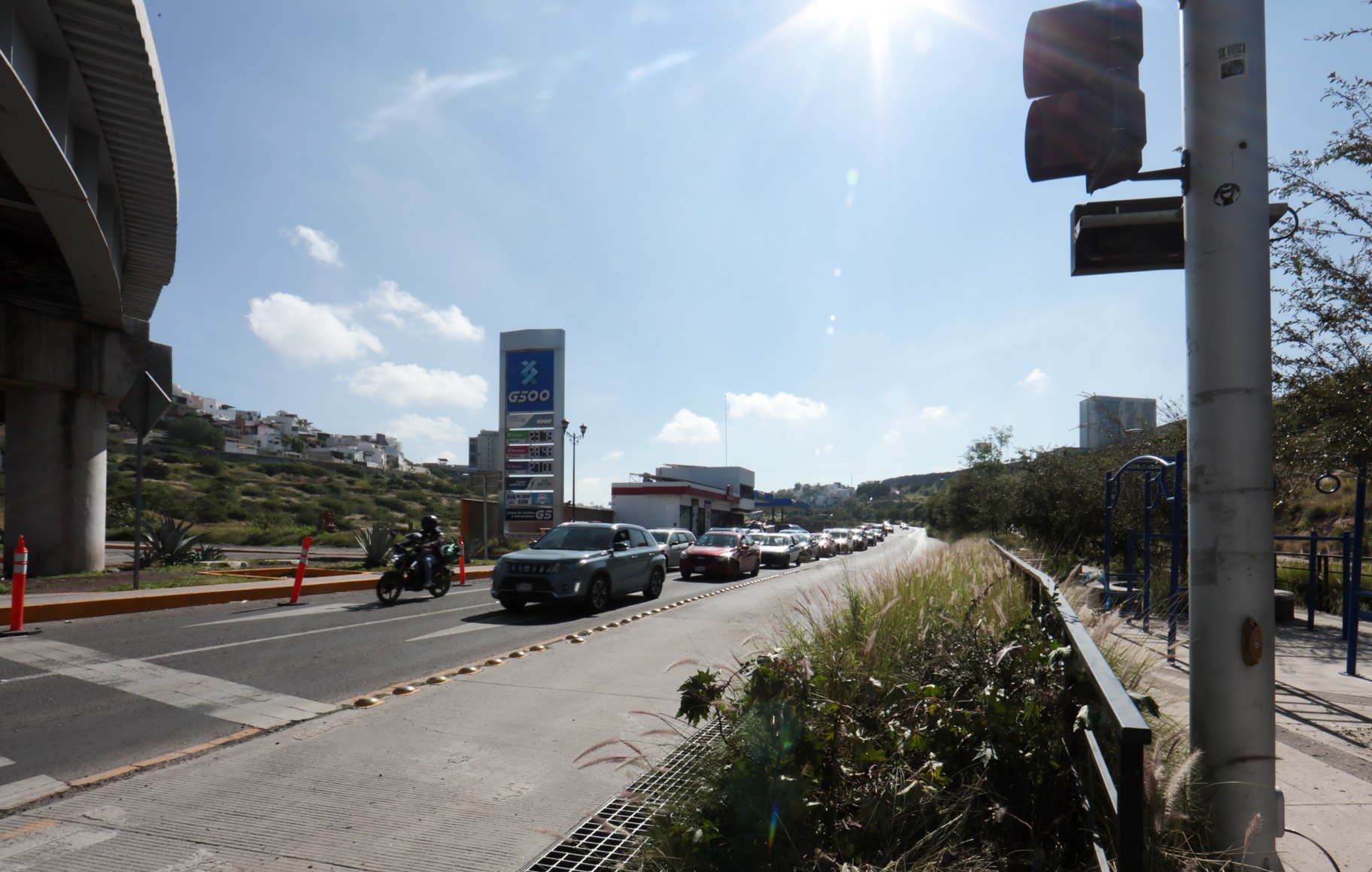 Implementan autoridades estatales y municipales operativo vial para mejorar la movilidad en Prolongación Constituyentes